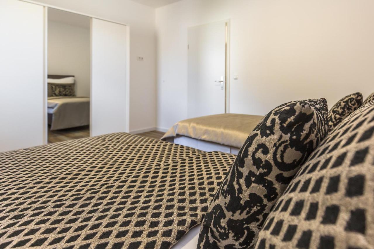 Luxury 2 Bedroom Apartment With Sea View Baska Voda Bagian luar foto
